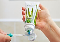 FOREVER-BRIGHT-TOOTHGEL